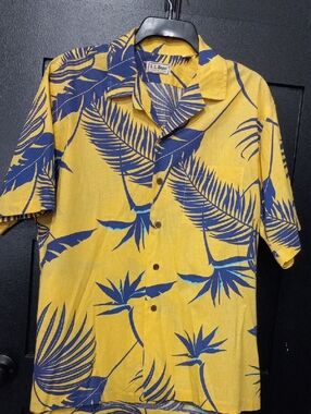 L.L. Bean Men's Yellow Hawaiian Short Sleeve Shirt
